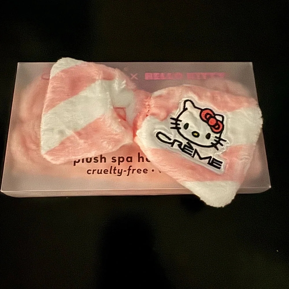 NIB The Creme Shop x Hello Kitty Plush Spa Headband with Bow💕